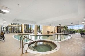 Condo, 2 quartos | Piscina | Piscina interna, piscina externa