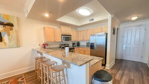 Appart'hôtel, 2 chambres | Cuisine privée
