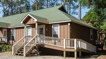 Condo, 2 Bedrooms | Exterior