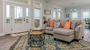 House, 3 Bedrooms | Living room