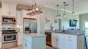 Condo, 4 Bedrooms | Private kitchen - 056 Walking on Sunshine by ACP (Dauphin Island)