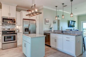 Condo, 4 Bedrooms | Private kitchen - 056 Walking on Sunshine by ACP (Dauphin Island)