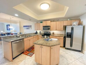 Condo, 3 Bedrooms | Private kitchen