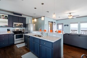 House, 3 Bedrooms | Private kitchen - 068 Seacasa by ACP (Dauphin Island)