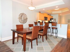 Condo, 3 Bedrooms | Dining