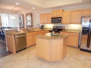 Condo, 3 Bedrooms | Private kitchen