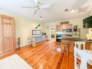 Condo, 1 quarto | Sala de estar