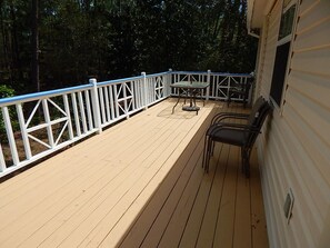 House, 4 Bedrooms | Balcony