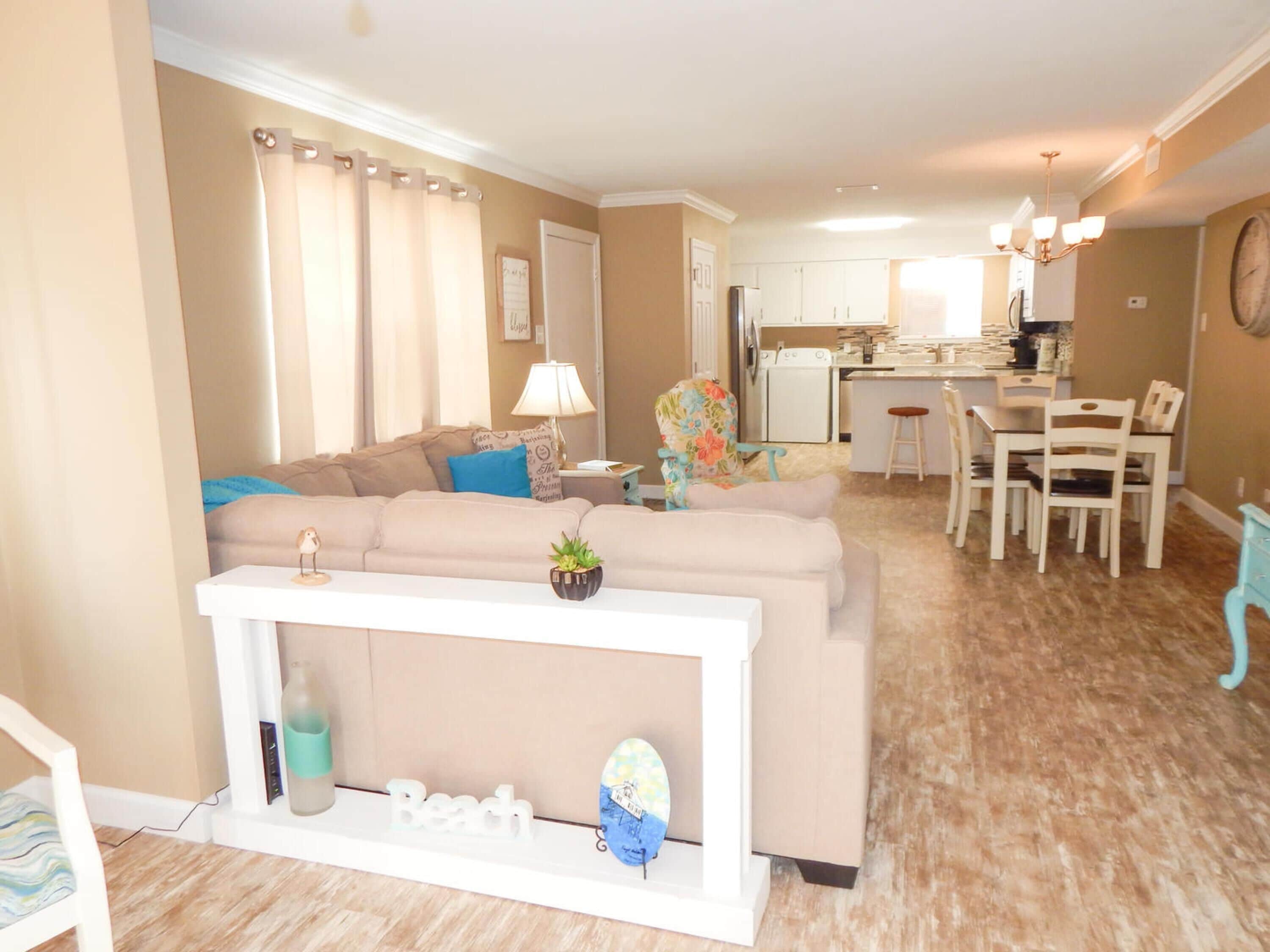 Kondominium, 2 kamar tidur | Ruang keluarga