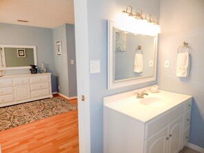 Bathroom - 058 Seasons by ACP (Dauphin Island)