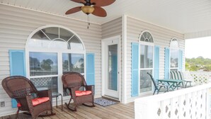 House, 3 Bedrooms | Balcony