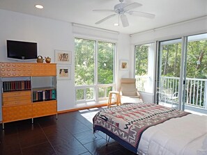 하우스, 침실 4개 | 4 개의 침실, 각각 다른 스타일의 인테리어, 각각 다르게 가구 비치, 침대 시트