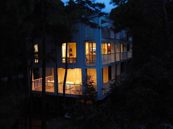 House, 4 Bedrooms | Exterior