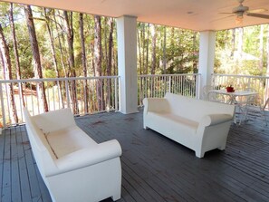 House, 4 Bedrooms | Balcony