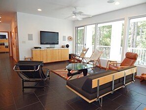 House, 4 Bedrooms | Living room