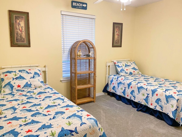 2 habitaciones, decoración personalizada y muebles diferentes 