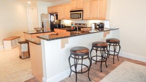 Appart'hôtel, 3 chambres | Cuisine privée