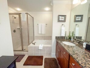 Apartment, 2 Schlafzimmer | Badezimmer | Handtücher