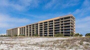 Condo, 2 Bedrooms | Exterior