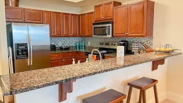 Condo, 2 Bedrooms | Private kitchen