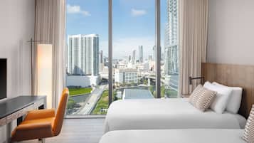 Two Bedroom Corner Residence Suite | 2 間臥室、高級寢具、迷你吧、客房內保險箱