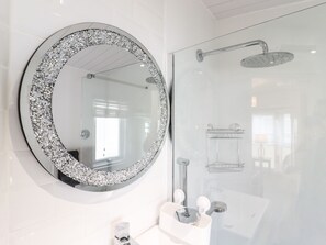 Cottage | Phòng tắm | Buồng tắm vòi sen