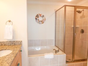 Apartment, 2 Schlafzimmer | Badezimmer | Handtücher