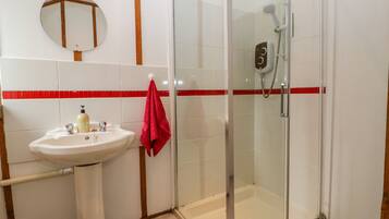 Cottage | Bathroom | Shower