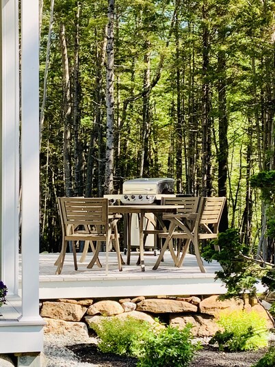 Shipbuilder’s Retreat sleeps 6, 5 minutes to Harbor