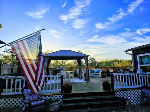 1-bedroom farm stay just 6 minutes to Ozark National Scenic Riverways