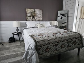 1 habitación, escritorio, wifi gratis y ropa de cama 