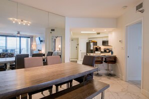 Dining - Windward Pointe 1402 (Orange Beach)