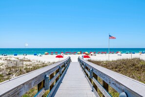 Condo, 3 Bedrooms | Beach - Windward Pointe 1402 (Orange Beach)