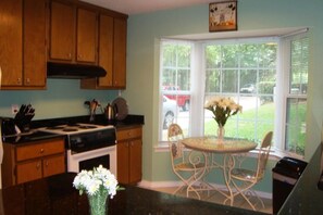 Casa, 2 habitaciones | Cocina privada