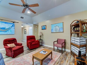 House, 3 Bedrooms | Living room - Casa De La Pina (Fairhope)