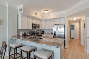 Condo, 3 quartos | Cozinha privada