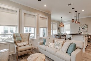 House, 2 Bedrooms | Living room - Family Tides (Gulf Shores)