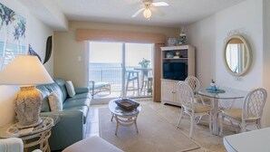 Living room - Royal Palms 604 (Gulf Shores)