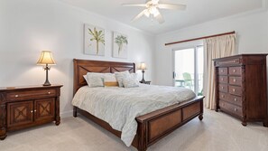 Condo, 3 quartos | 3 quartos, individualmente decorados, individualmente mobiliados