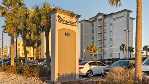 Unclassified image, 4 of 32, button - Seawind 1305 (Gulf Shores)