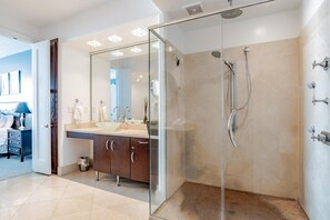 Condo, 3 habitaciones | Baño | Toallas 
