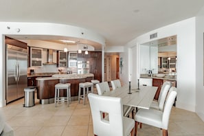 Condo, 3 quartos | Cozinha privada