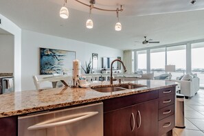 Condo, 3 quartos | Cozinha privada