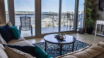 Condo, 2 Bedrooms | Living room