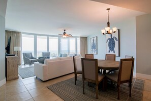 Condo, 3 Bedrooms | Private kitchen