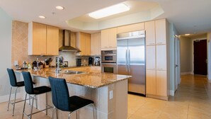 Bloc d'apartaments, 3 dormitoris | Cuina privada
