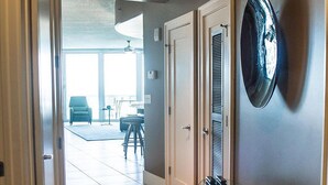 Unclassified image, 5 of 50, button - Bella Luna 1006 (Orange Beach)