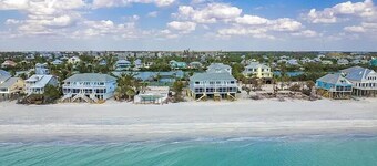  Gulf Front on a ISLAND, 1 pet, tennis/pickleball , kayaks, SUP POOL is CLOSED