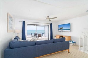 Smart TV, books -  Gulf Front on a ISLAND, 1 pet, tennis/pickleball , kayaks, SUP POOL is CLOSED (Placida)