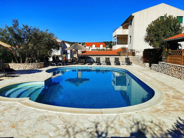 Outdoor pool, a heated pool - Luxurious 2-bedroom apartment with terrace and pool (Vinišce)